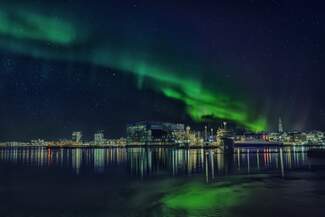 Aurora boreale su Reykjavik